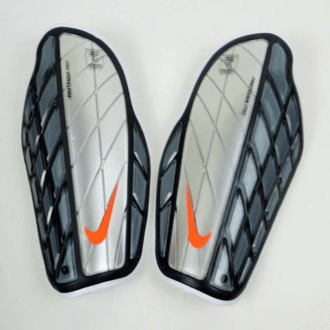 NIKE PROTEGGA PRO SOCCER SHINGUARDS - SILVER